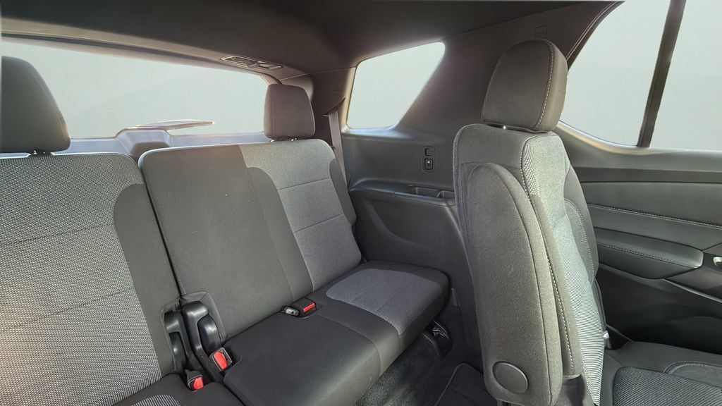 Used 2023 Chevrolet Traverse LT w/ LPO, Cargo Package AWD/4WD image 11