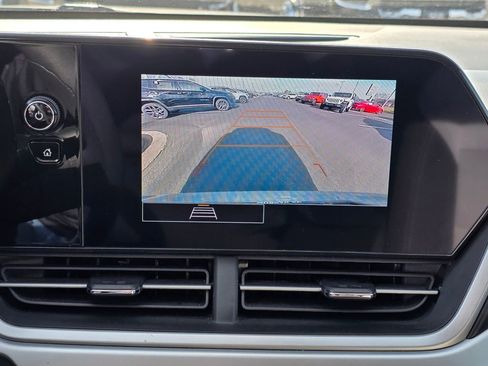 Used 2025 Chevrolet Trax LS image 20
