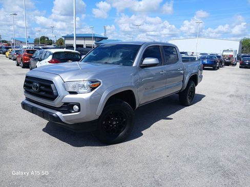 Used 2021 Toyota Tacoma SR5 RWD image 2