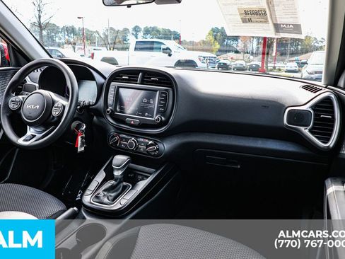 Used 2025 Kia Soul LX FWD image 31