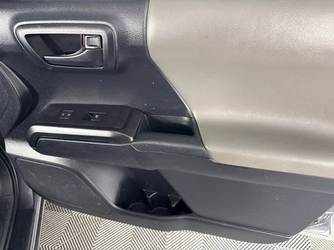 Used 2019 Toyota Tacoma SR AWD/4WD image 27