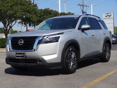 Used 2025 Nissan Pathfinder SV