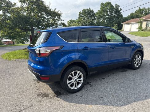 Used 2017 Ford Escape SE AWD/4WD image 3