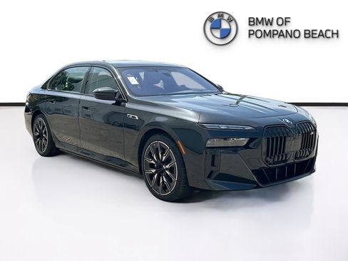 New 2026 BMW i7 M70 AWD/4WD image 1