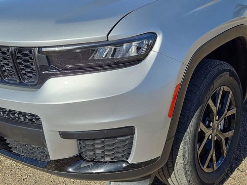 Used 2024 Jeep Grand Cherokee L Laredo image 10