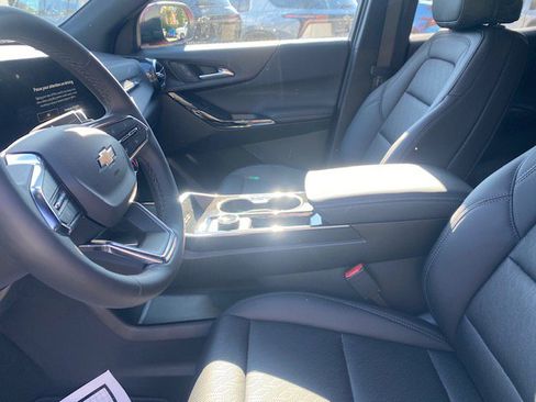 New 2026 Chevrolet Equinox LT w/ Convenience Package II image 11