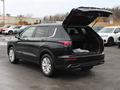 New 2026 Mitsubishi Outlander ES image 7