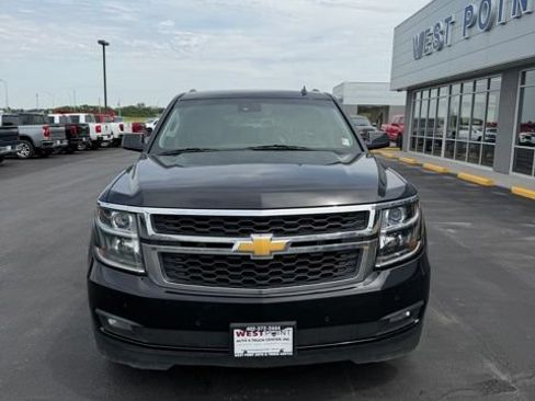 Used 2015 Chevrolet Suburban LT w/ Luxury Package AWD/4WD image 3