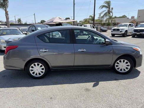 Used 2019 Nissan Versa SV FWD image 4