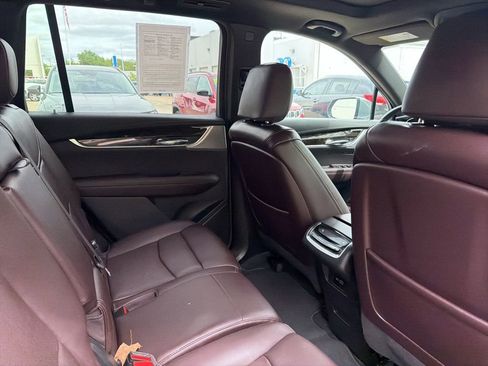 Used 2022 Cadillac XT6 Premium Luxury AWD/4WD image 14