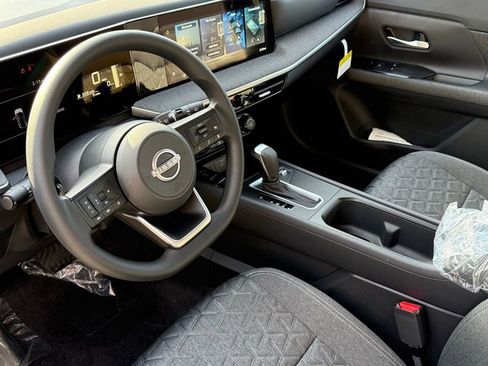 New 2026 Nissan Kicks SV w/ SV Premium Package image 7