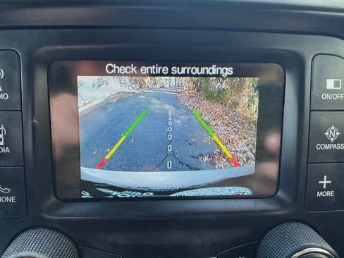 Used 2015 Jeep Renegade Latitude w/ Popular Equipment Group image 23