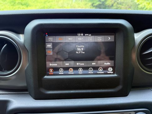 Used 2023 Jeep Wrangler Unlimited Sport AWD/4WD image 20