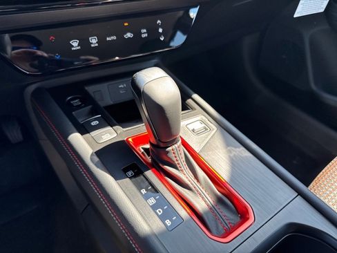 New 2025 Nissan Kicks SR image 18