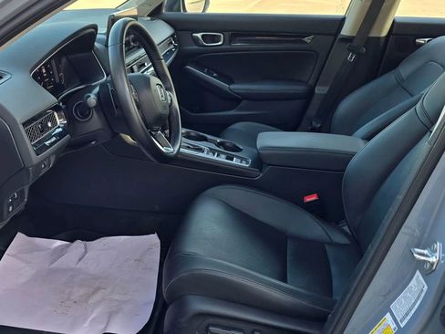 Used 2022 Honda Civic Touring image 12