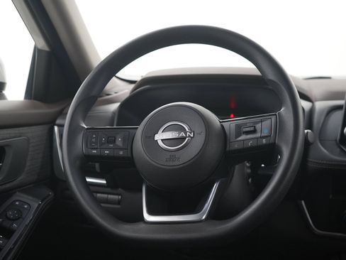 Used 2023 Nissan Rogue SV AWD/4WD image 17