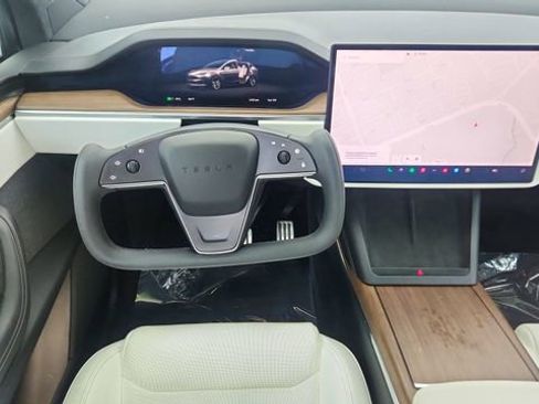 Used 2022 Tesla Model X image 35