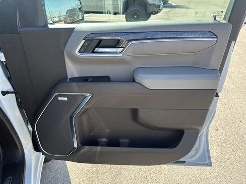 Used 2022 Chevrolet Silverado 1500 LTZ image 13