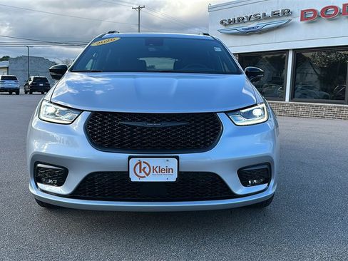New 2026 Chrysler Pacifica Limited w/ S Appearance Package image 2