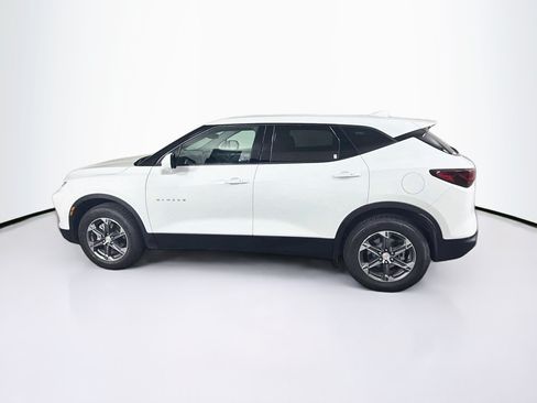 Used 2025 Chevrolet Blazer LT FWD image 4