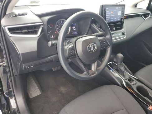 Used 2022 Toyota Corolla LE image 19