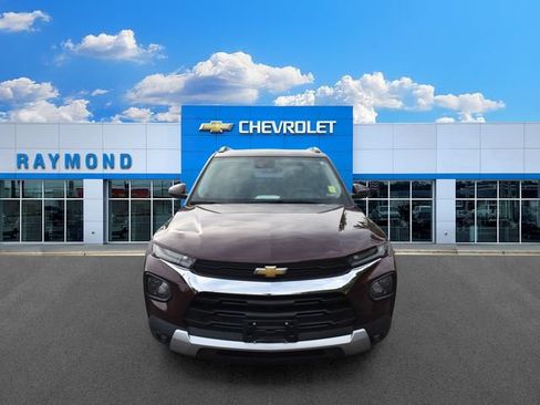 Used 2022 Chevrolet TrailBlazer LT w/ Convenience Package FWD image 8