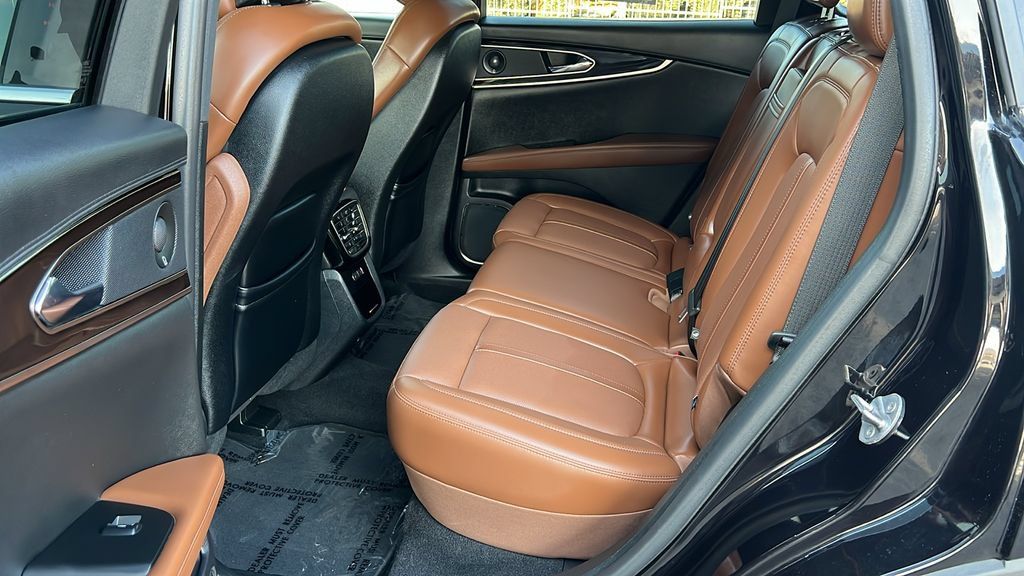 Certified 2022 Lincoln Nautilus Reserve w/ Equipment Group 201A AWD/4WD image 9