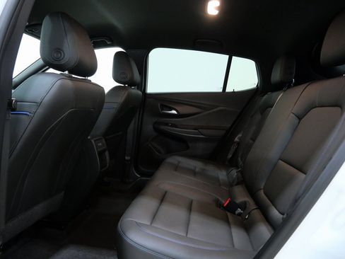 Used 2025 Buick Envista Sport Touring image 24