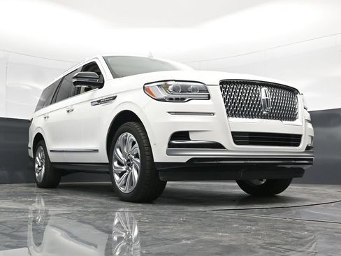 Used 2024 Lincoln Navigator Premiere AWD/4WD image 59