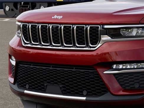 New 2025 Jeep Grand Cherokee Limited image 11