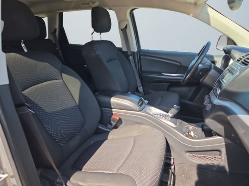 Used 2019 Dodge Journey SE w/ Premium Group FWD image 17