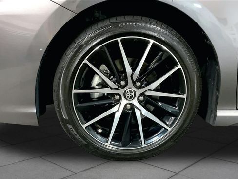Used 2024 Toyota Camry SE w/ Cold Weather Package FWD image 11