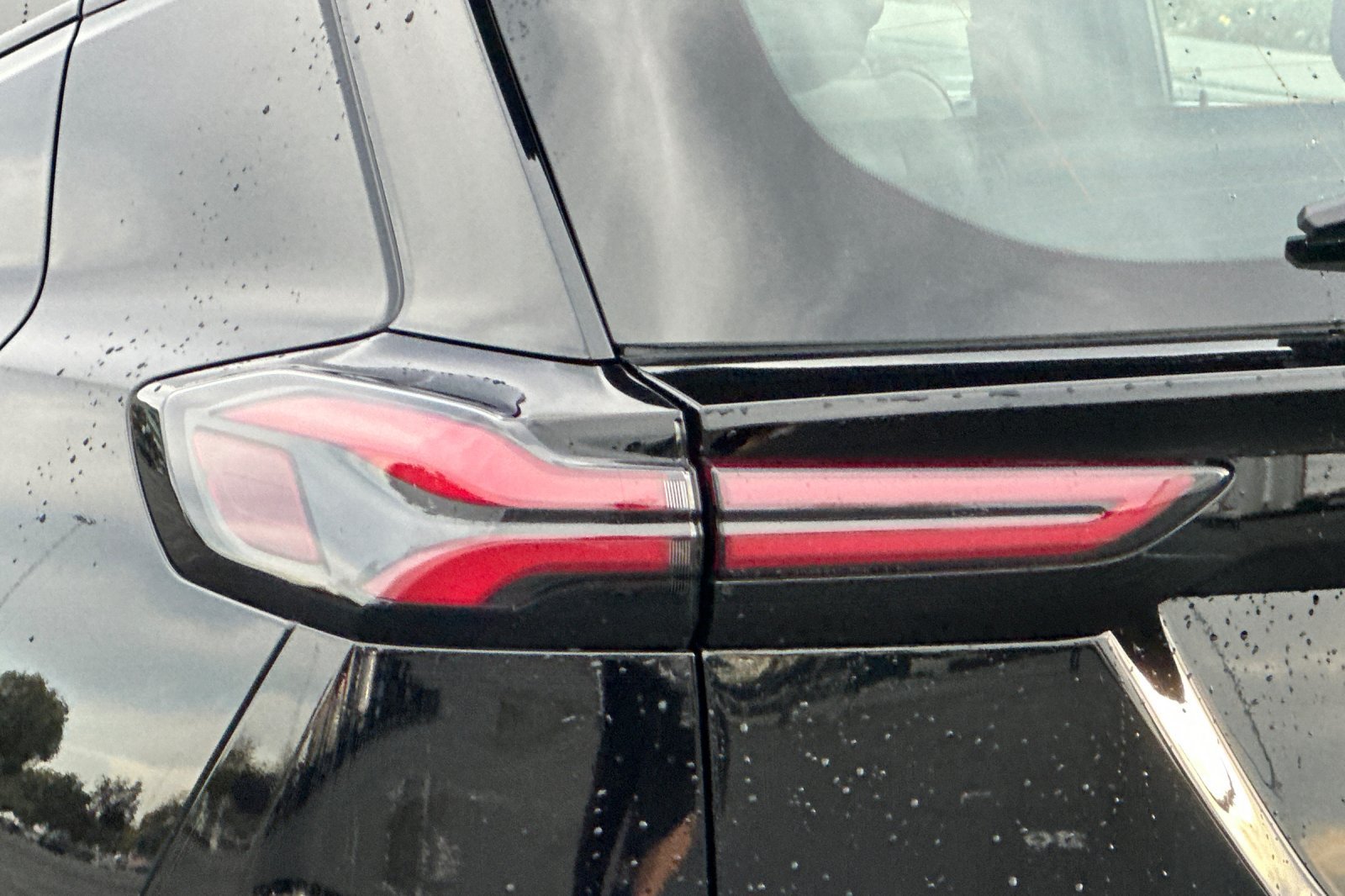 Used 2023 Chevrolet Bolt EUV Premier w/ Redline Edition FWD image 46