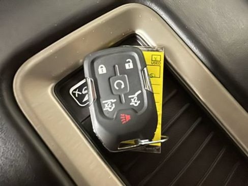 Used 2020 GMC Yukon XL Denali w/ Open Road Package AWD/4WD image 22