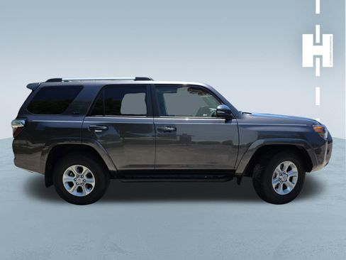 Used 2022 Toyota 4Runner SR5 Premium w/ Moonroof Package RWD image 2