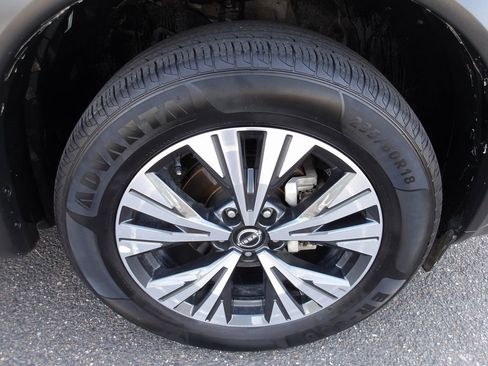 Used 2023 Nissan Rogue SV image 10