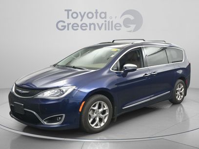 Used 2017 Chrysler Pacifica Limited w/ UConnect Theater Package
