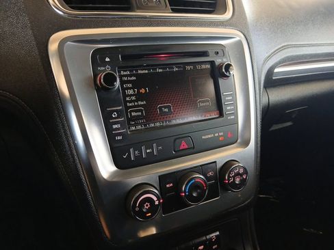 Used 2014 GMC Acadia SLE FWD image 17