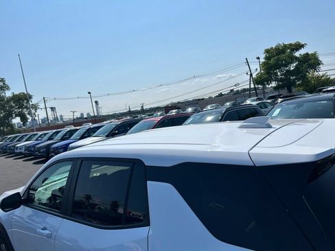 Used 2025 Chevrolet Equinox LT AWD/4WD image 5