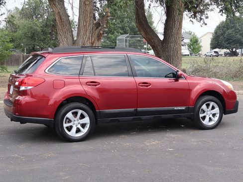 Used 2014 Subaru Outback 2.5i Premium AWD/4WD image 4