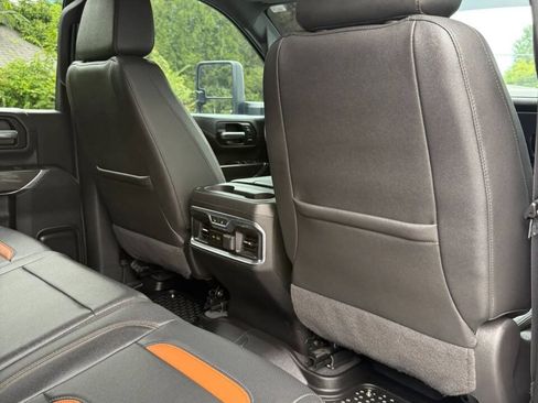 Used 2022 GMC Sierra 2500 AT4 w/ AT4 Premium Plus Package AWD/4WD image 23