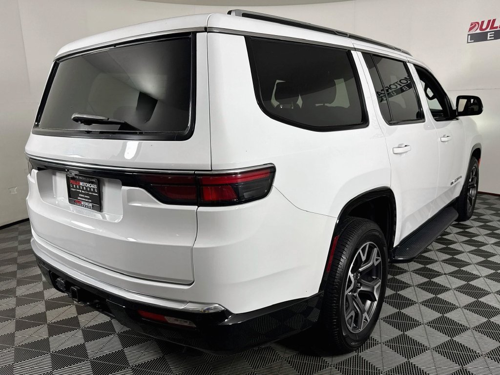 Used 2024 Jeep Wagoneer Series III AWD/4WD image 7