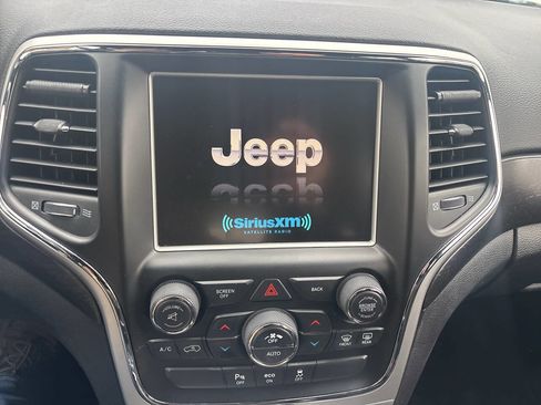 Used 2015 Jeep Grand Cherokee Altitude AWD/4WD image 17