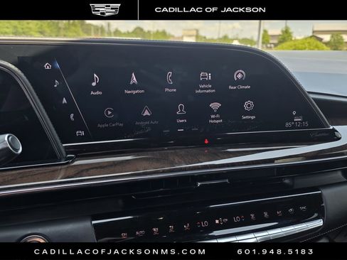 Used 2021 Cadillac Escalade Premium Luxury Platinum AWD/4WD image 13