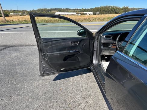 Used 2014 Toyota Avalon XLE image 15