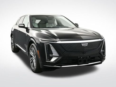 Used 2025 Cadillac Lyriq Luxury AWD/4WD image 7