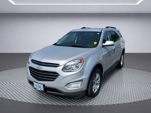 Used 2017 Chevrolet Equinox LT w/ Convenience Package FWD image 2