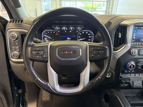 Used 2021 GMC Sierra 1500 SLT w/ SLT Convenience Package AWD/4WD image 18