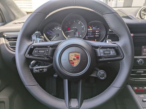 New 2025 Porsche Macan image 15