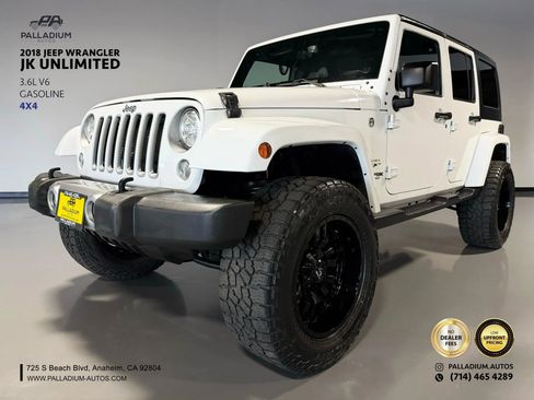 Used 2018 Jeep Wrangler Unlimited Sahara w/ Connectivity Group AWD/4WD image 1